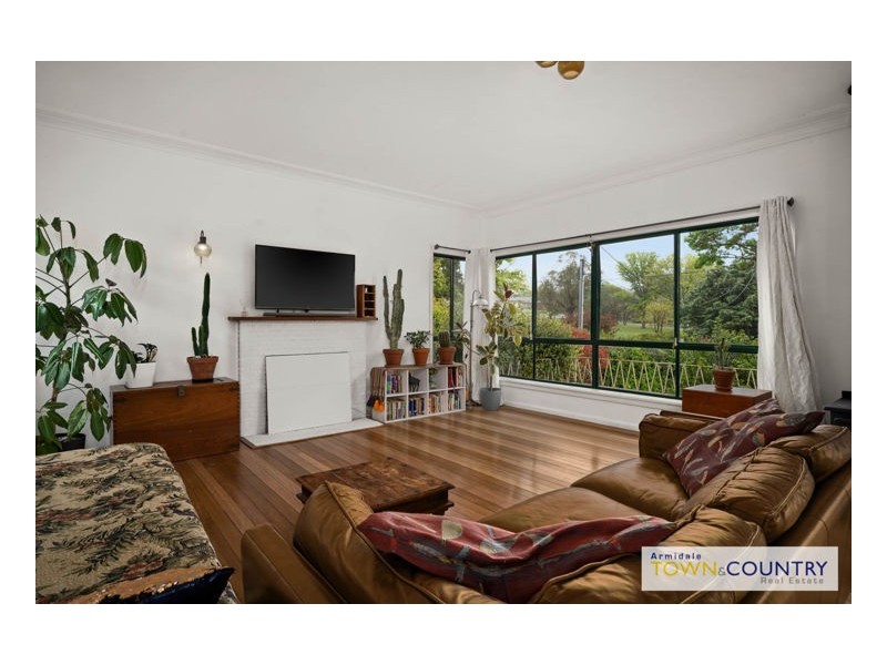 12 Merinda Place, Armidale NSW 2350