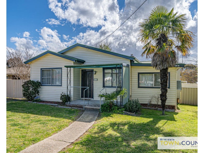 7 Barry Street, Armidale NSW 2350