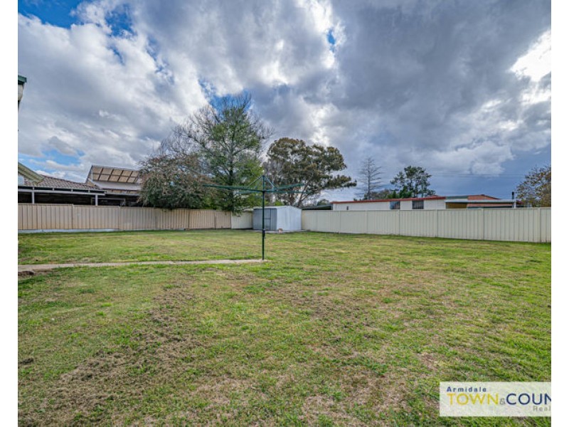 7 Barry Street, Armidale NSW 2350