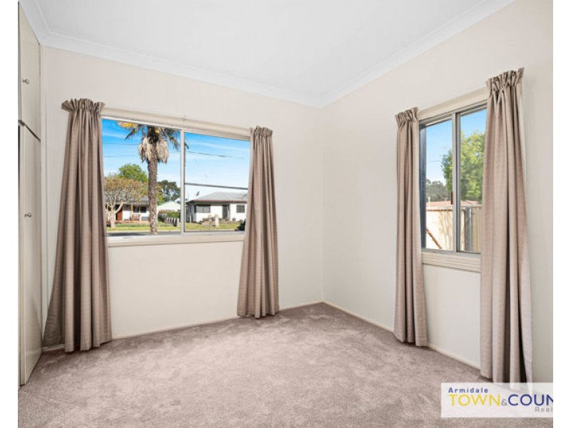 7 Barry Street, Armidale NSW 2350