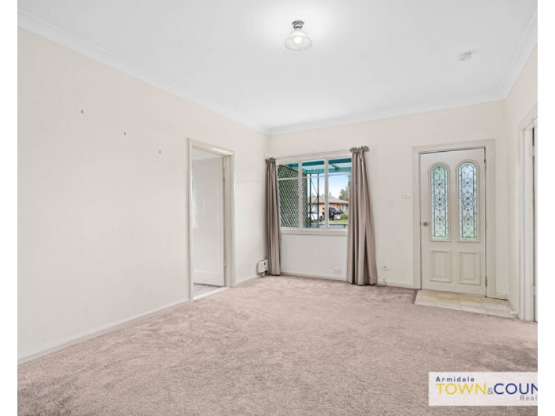7 Barry Street, Armidale NSW 2350