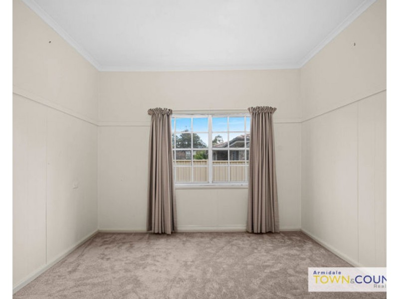 7 Barry Street, Armidale NSW 2350