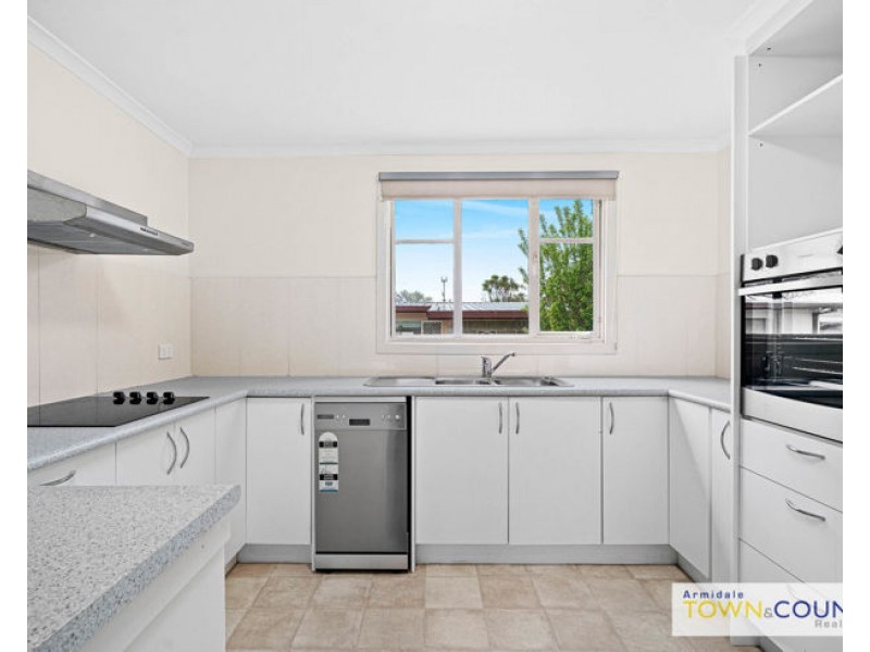 7 Barry Street, Armidale NSW 2350