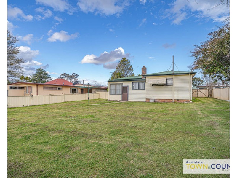 7 Barry Street, Armidale NSW 2350