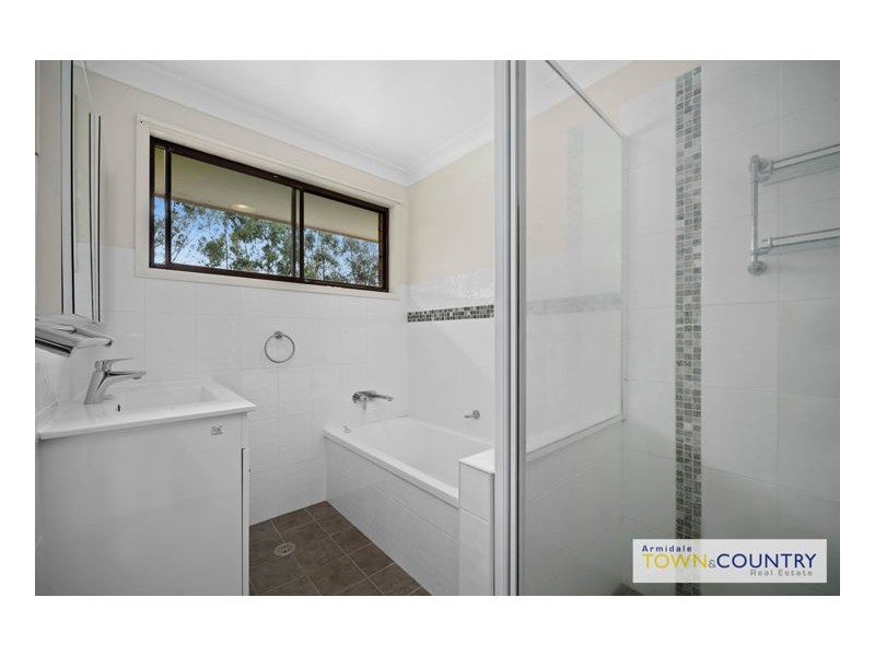 10 Sarah Place, Armidale NSW 2350