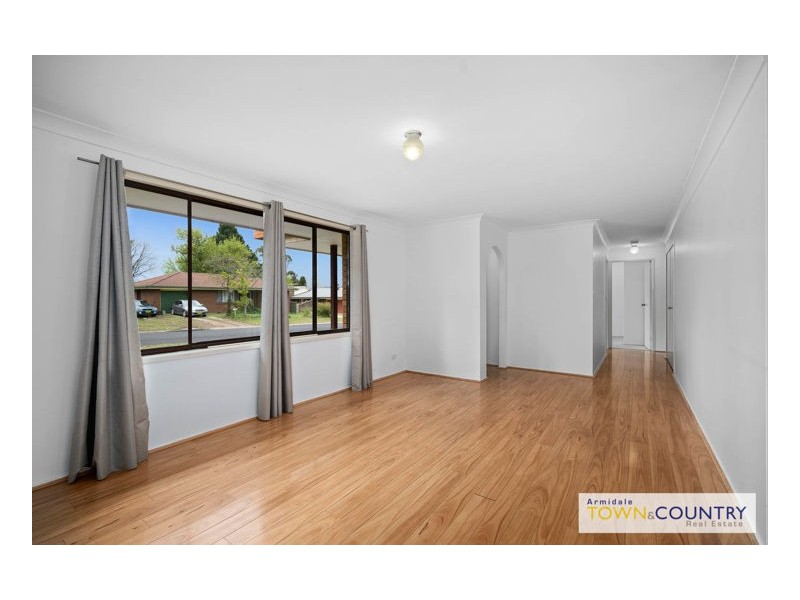 10 Sarah Place, Armidale NSW 2350