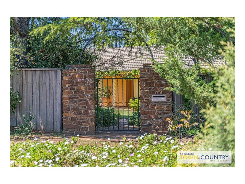 207 Markham Street, Armidale NSW 2350