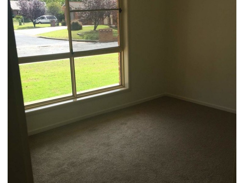 2 B Fiona Place, Armidale NSW 2350