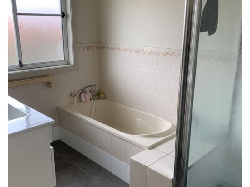 2 B Fiona Place, Armidale NSW 2350