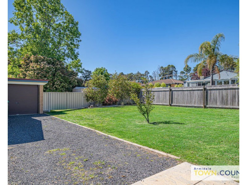 2/2 Sunset Avenue, Armidale NSW 2350