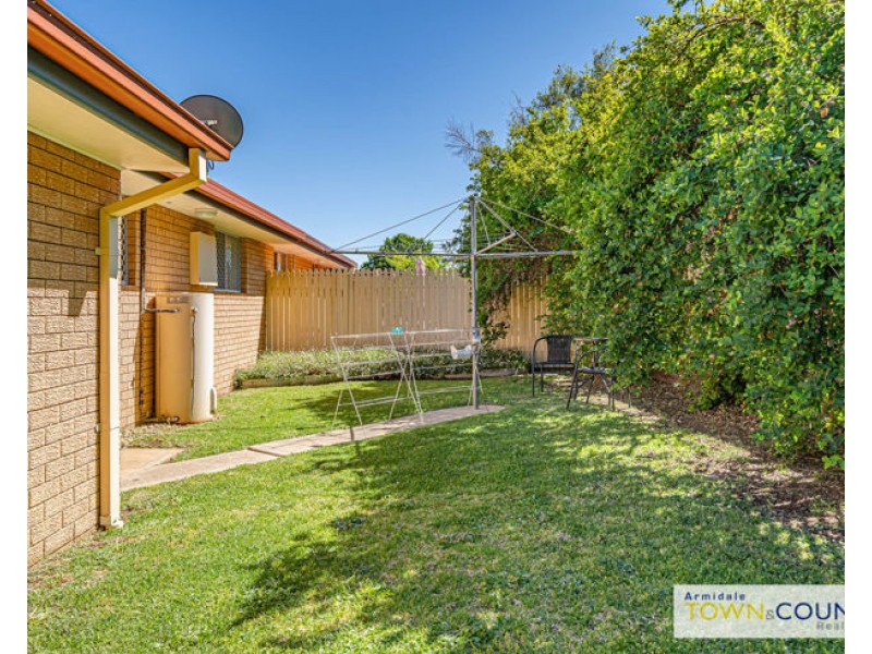 2/2 Sunset Avenue, Armidale NSW 2350