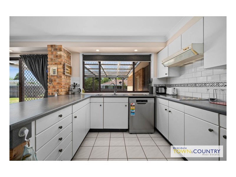 2 Wyevale Close, Armidale NSW 2350