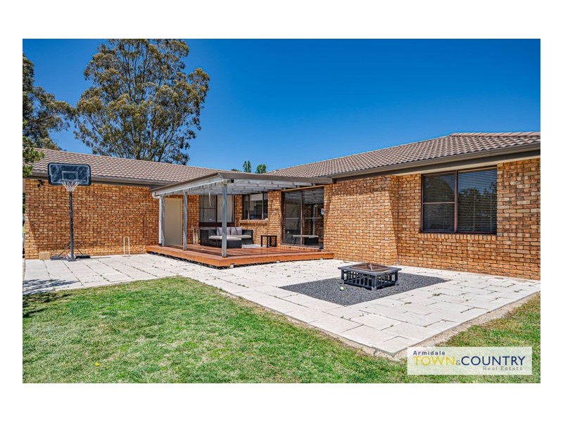 2 Wyevale Close, Armidale NSW 2350