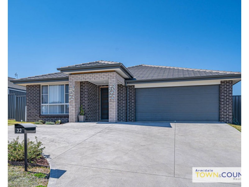 32 Cookes Road, Armidale NSW 2350