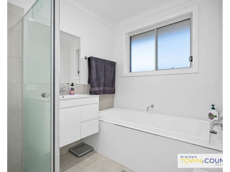 32 Cookes Road, Armidale NSW 2350