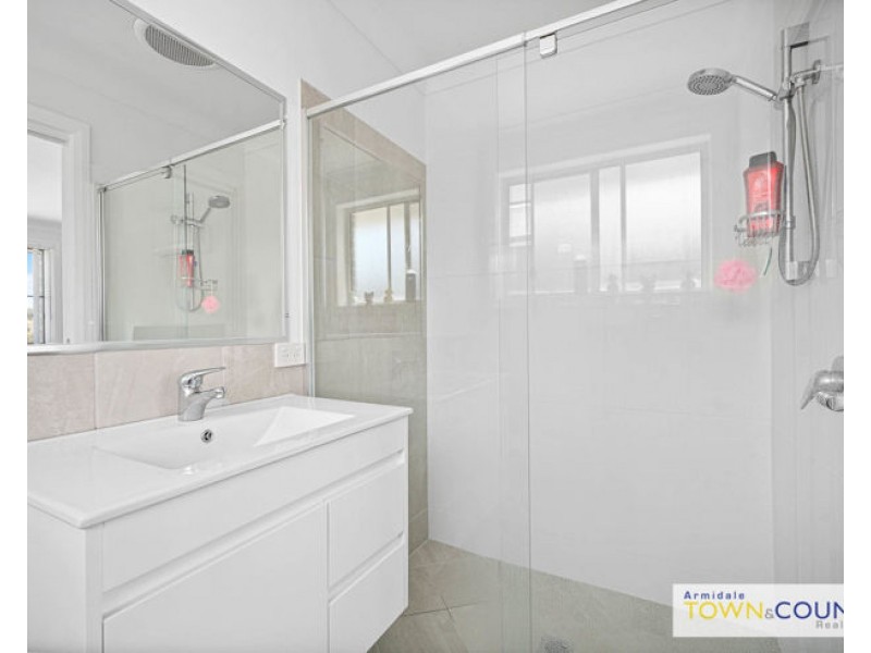 32 Cookes Road, Armidale NSW 2350