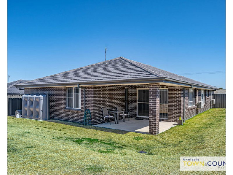 32 Cookes Road, Armidale NSW 2350
