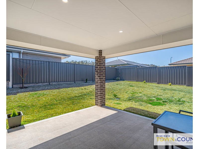 32 Cookes Road, Armidale NSW 2350