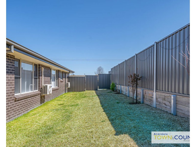 32 Cookes Road, Armidale NSW 2350