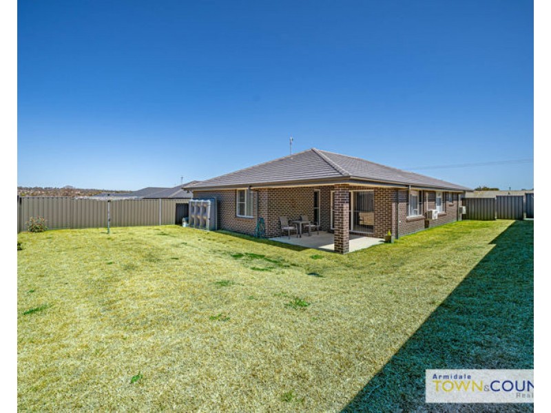 32 Cookes Road, Armidale NSW 2350
