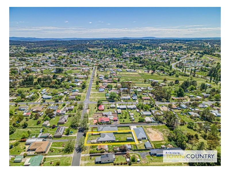 40 Plane Avenue, Uralla NSW 2358