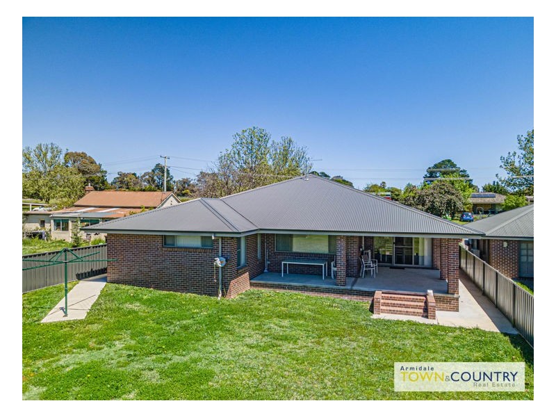 40 Plane Avenue, Uralla NSW 2358