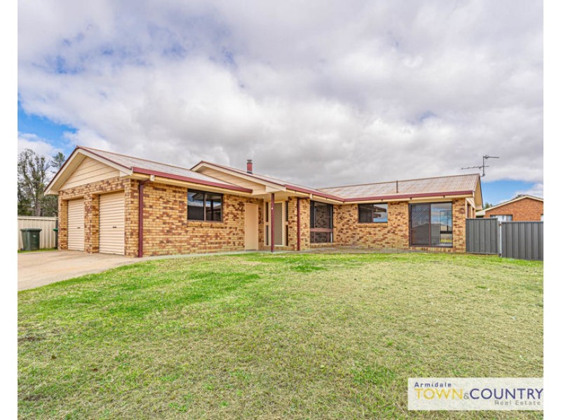 8 Pointsfield Place, Armidale NSW 2350