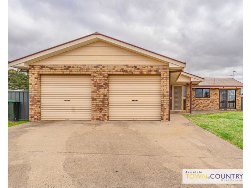 8 Pointsfield Place, Armidale NSW 2350