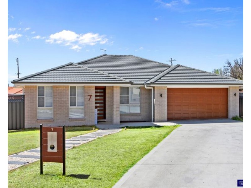 7 Pointsfield Place, Armidale NSW 2350