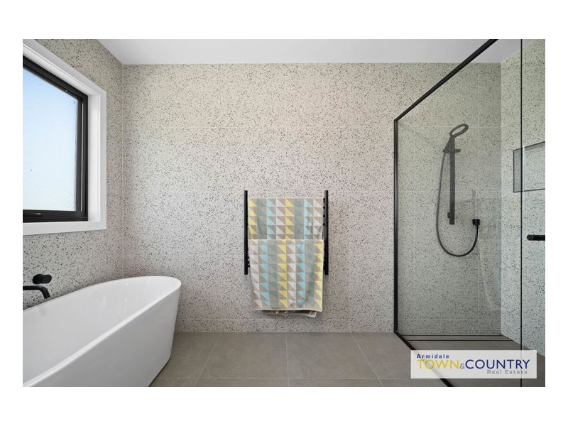 6 Lilley Lane, Armidale NSW 2350