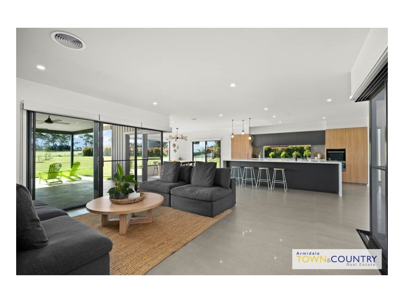 6 Lilley Lane, Armidale NSW 2350