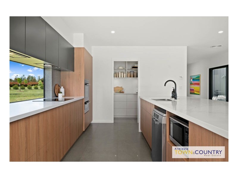 6 Lilley Lane, Armidale NSW 2350