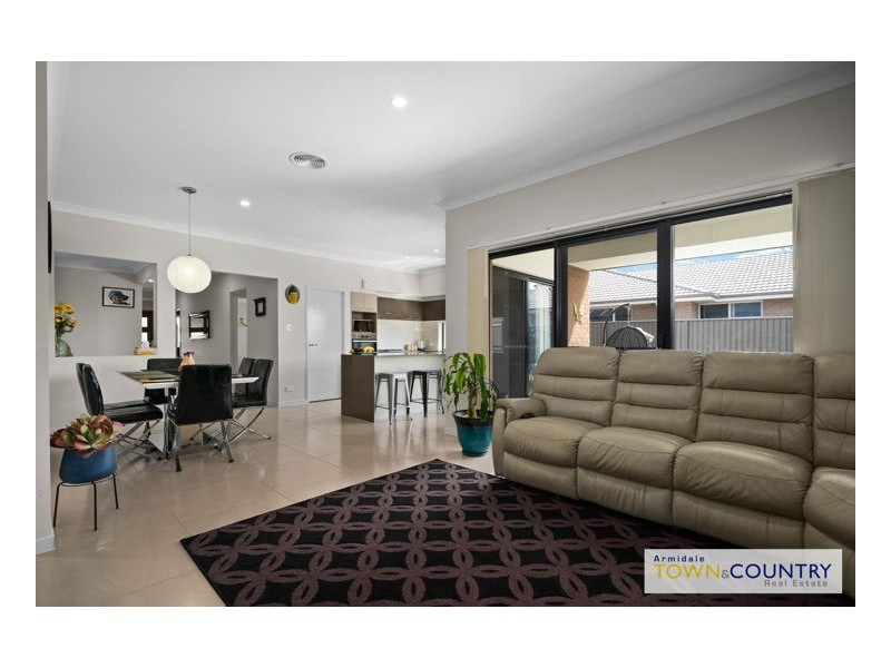 14 Spearmount Drive, Armidale NSW 2350