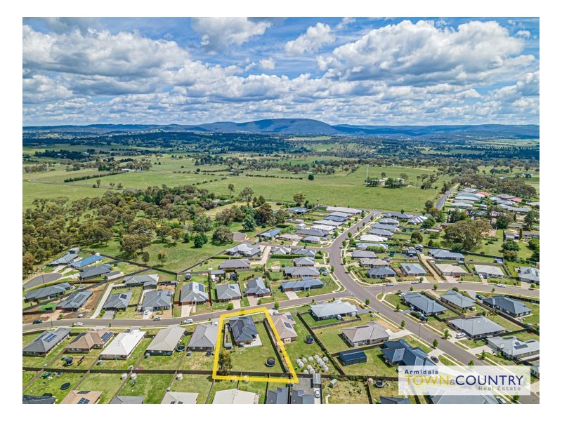 14 Spearmount Drive, Armidale NSW 2350