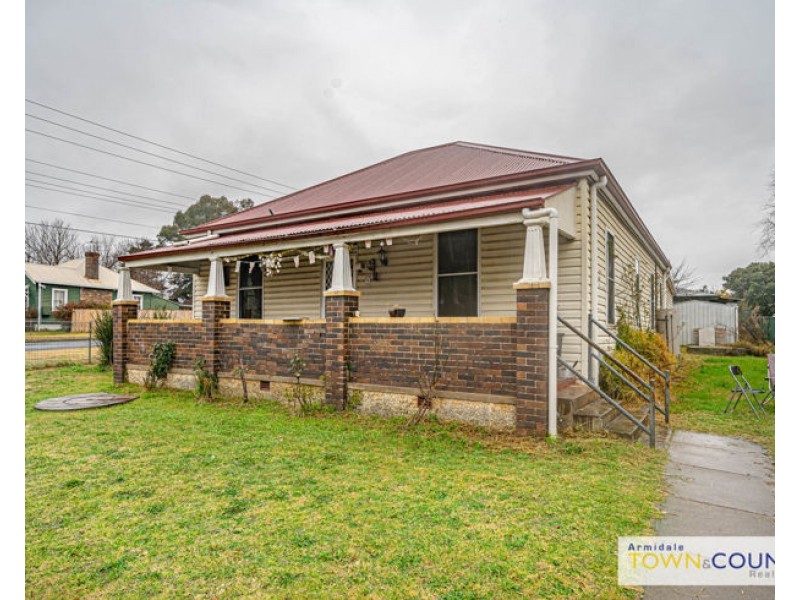 15 Crescent Street, Armidale NSW 2350