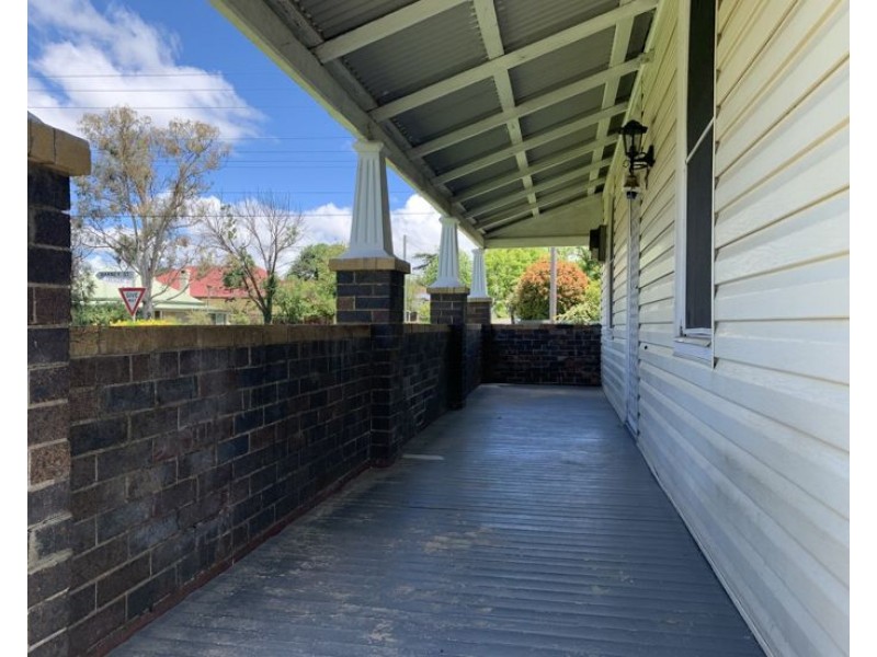 15 Crescent Street, Armidale NSW 2350