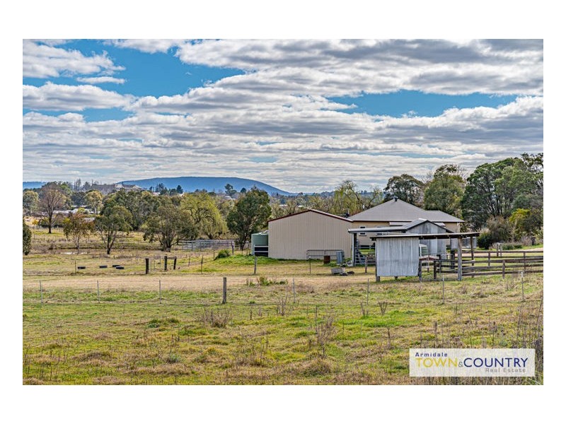 36 Dangarsleigh Road, Armidale NSW 2350