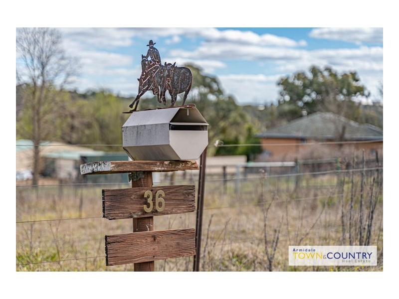 36 Dangarsleigh Road, Armidale NSW 2350