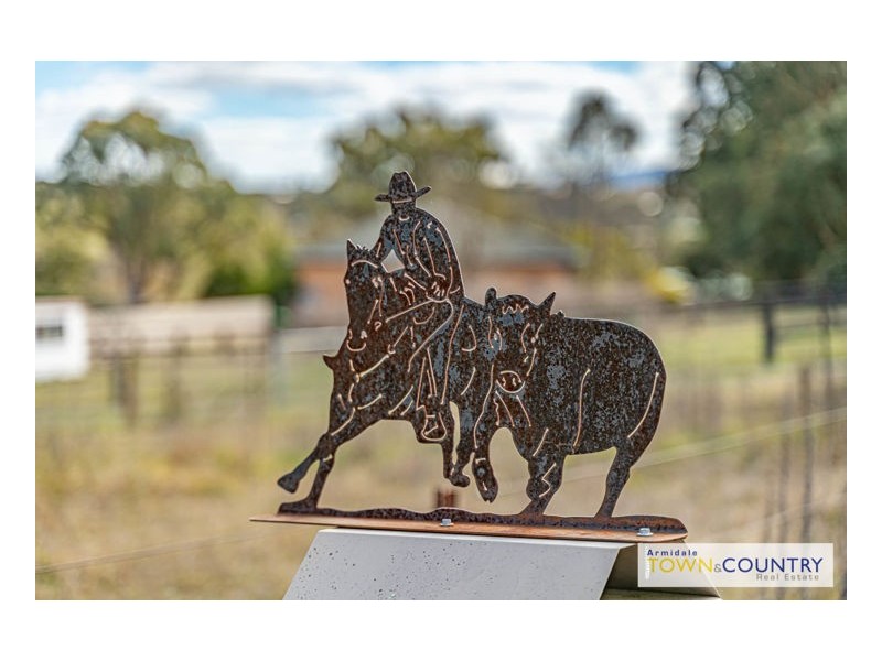 36 Dangarsleigh Road, Armidale NSW 2350