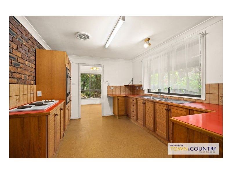 30 Verna Close, Armidale NSW 2350