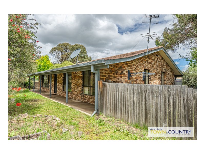 30 Verna Close, Armidale NSW 2350
