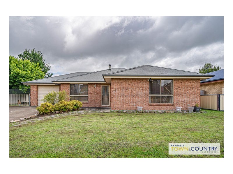 17 Aldred Avenue, Armidale NSW 2350