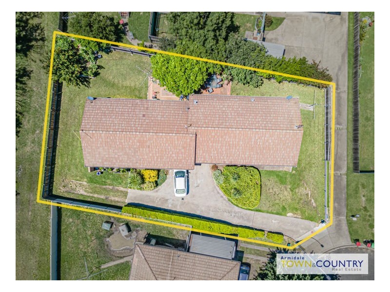 8 Centennial Close, Armidale NSW 2350