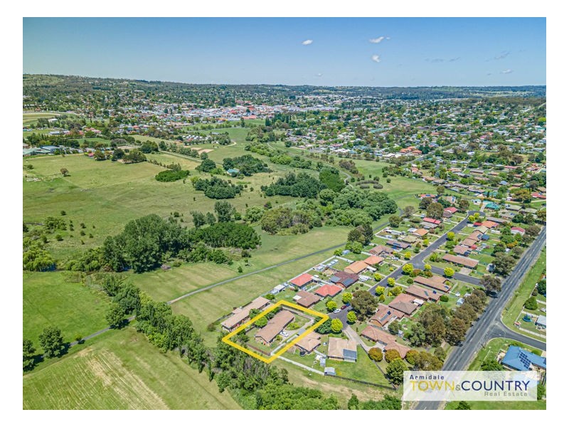 8 Centennial Close, Armidale NSW 2350