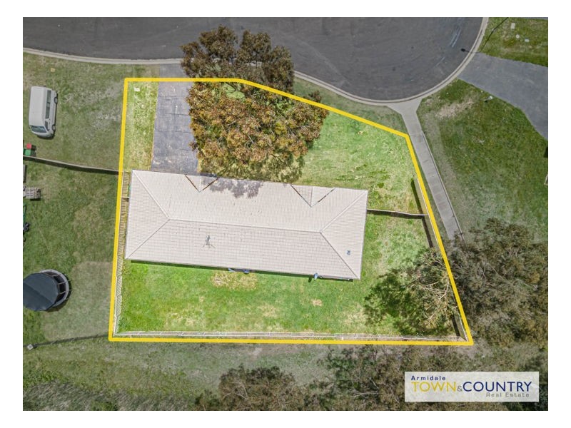 8 Somerville Close, Armidale NSW 2350