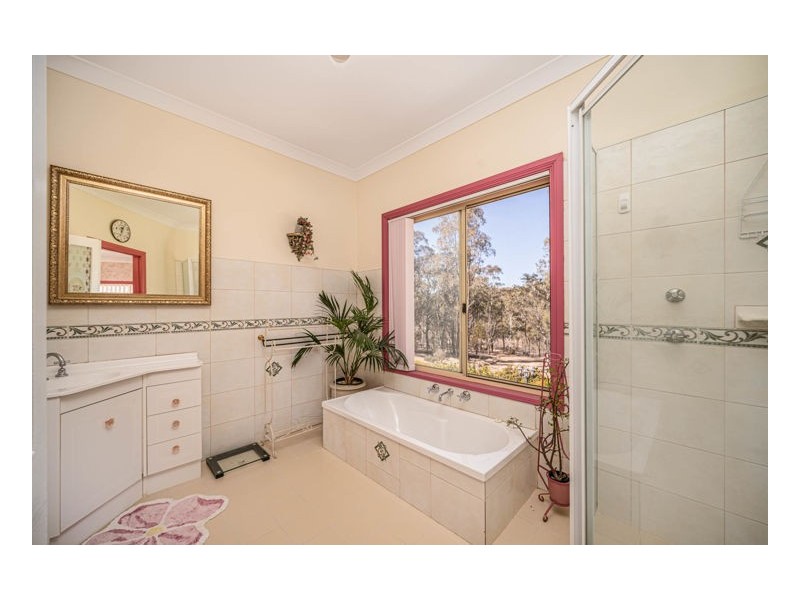 33 Middle Farm Road, Armidale NSW 2350