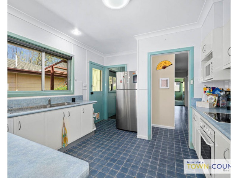 2 Claude Street, Armidale NSW 2350