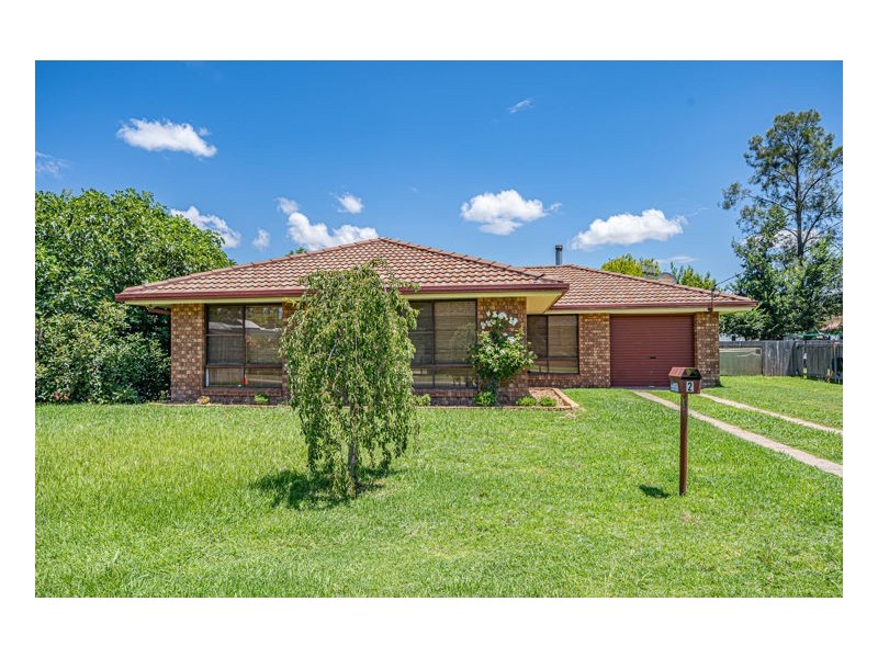 2 Oliver Avenue, Armidale NSW 2350