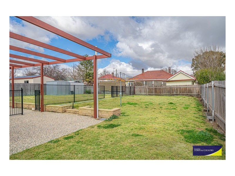 2 Oliver Avenue, Armidale NSW 2350