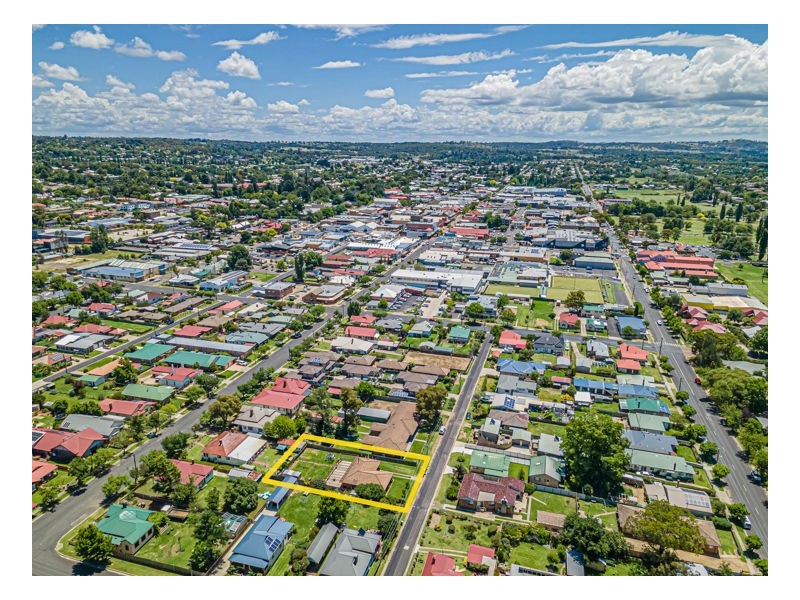 2 Oliver Avenue, Armidale NSW 2350